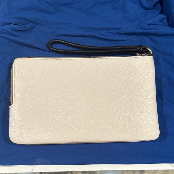 Coach Ivory and Tan Leather Wristlet - Picture 3 of 9